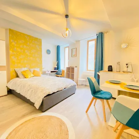 Chic Apartment *